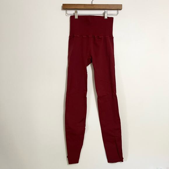 NWOT Free People Movement Good Karma 7/8 Leggings in Burgundy - Picture 2 of 7